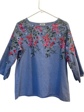 Kindred Embroidered Blouse Size Large